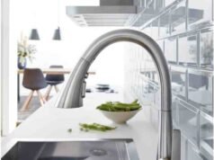 Grohe Zedra Supersteel Faucet Review: The Pros and Cons _Grohe Zedra Supersteel kitchen faucet with pull-down spray in a modern sink setting - ChopChic.com